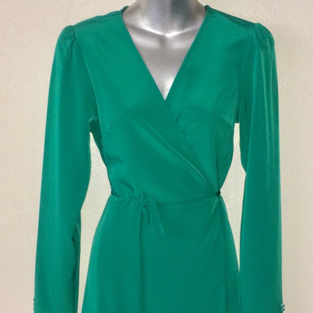 Stunning TOPSHOP Forest Green Silky Wrapped Dress
